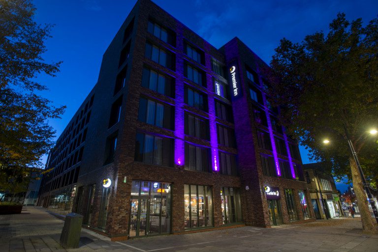 Premier Inn Swindon Night